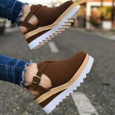 Upper material Synthetic Heel height Wedge Heel Flat Platform Sandals, Sandals Vintage, Women Platform Sneakers, Casual Wedges, Basic Heels, Wedges Sandals, Espadrilles Platform, Wedges Style, Fit Fashion