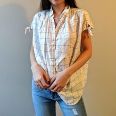 Madewell Button Up Top With Grid Pattern. White And Navy Blue. Brand New Just Washed It Once. Casual And Professional Top. Size Xs Everyday Plaid Summer Tops, Everyday Plaid Tops For Spring, Spring Plaid Tops For Everyday, Plaid Tops For Everyday Spring Wear, Plaid Tops For Everyday Summer Wear, Button Up Top, Grid Pattern, Pattern White, Madewell