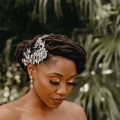 Munaluchi Bride Magazine on Instagram: "Shanese wore two wedding dresses. A traditional white dress and this sexy black dress for her reception. Click the link in our bio to see her gorgeous wedding.⁠ ⁠ Photography & Videography: @createdfour Event planning, florals, decor/design,stationery: @RoyalEventsandServices⁠ Bride’s dress: @solutionsbridal Orlando (Black dress)⁠ ⁠ Full vendor list on blog. https://www.munaluchibridal.com/chic-and-modern-black-and-white-wedding-in-tampa-fl/⁠ ⁠ #munalu Wedding Headpiece With Locs, Black Brides Hairstyles Locs, Wedding Loc Styles For Black Women, Black Brides With Locs, Wedding Hairstyles Locs Black Women, Wedding Hair Locs Black Women, Wedding Loc Styles Brides, Loc Bridal Hairstyles, Locs Bridal Hairstyles