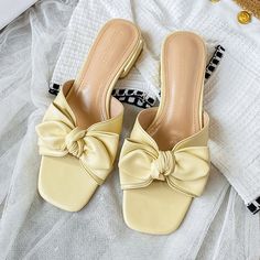 New for summer Low-heeled slippers for women Fashion brand design casual White bowknot sandals Big yards of shoes 41-43 Slippers For Women Fashion, Fashion Brand Design, Heeled Slippers, Women Slippers Fashion, Ivory Shoes, Big Yard, Butterfly Knot, Slippers For Women, Heel Slippers