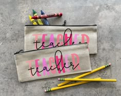 Personalized Pencil Pouch, Back To School Cricut Projects To Sell, Pencil Pouch Design, Teachers Day Gift Ideas Products, Teacher Cricut Projects, Personalized Pencil Boxes, Real Life Pictures, Personalized School Supplies