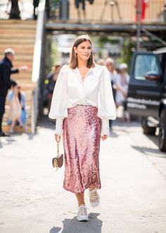 Sequins Outfit, Pink Sequin Skirt, Sequin Skirt Outfit, Sequin Skirt Long, September Outfits, Glitters Skirt, Sequin Midi Skirt, Erin Wasson, Rock Outfit