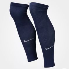 Nike Squad Unisex Soccer Leg Sleeve Shinguard Socks Dri Fit Sk0033-410 L/Xl New Elevate Your Soccer Game With These Nike Squad Unisex Soccer Leg Sleeve Shinguard Socks. Designed With Dri Fit Technology, These Socks Will Keep Your Feet Dry And Comfortable Throughout The Game. The Navy Blue And White Color Combination Is Perfect For Any Soccer Outfit, And The L/Xl Size Fits Players With Smaller Feet. Made From A Blend Of 95% Polyester And 5% Spandex, These Socks Are Both Durable And Stretchy. They Blue Anti-odor Sports Socks, Blue Non-slip Sporty Socks, Sporty Non-slip Blue Socks, Blue Anti-odor Sporty Socks, Sports Stretch Hosiery, Blue Casual Training Socks, Sporty Blue Knee-high Socks, Sporty Knee-high Blue Socks, Casual Blue Training Socks