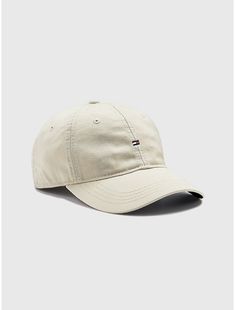 Tommy Hilfiger unisex hat. Rain or shine, our classic baseball cap has got you covered.  Material: 100% Cotton. Men's Shoes Accessories, Flag Logo, Tommy Hilfiger Man, Hats For Men, Baseball Cap, Tommy Hilfiger, Accessories Hats, Men's Shoes, Shoe Accessories