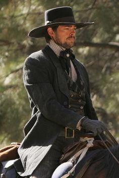 Karl Urban Movies, Comanche Moon, Cowboy Aesthetic, Historical Movies, Karl Urban, Look At The Stars, Western Movies, Old West, Western Dresses