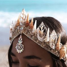 Mermaid Tiara, Siren Song, Mermaid Crown, Smink Inspiration, Samurai Tattoo, Mermaid Life, Head Jewelry