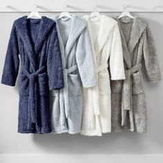 Get cozy after a warm bath or shower with this super-soft Sherpa robe. Full of style and comfort, this solid layer will make you feel like you're having an instant spa day. Plus, it's made entirely from recycled materials. KEY PRODUCT POINTS OEKO-TEX(R) STANDARD 100: tested for 1000+ harmful substances to keep you and your family safe from chemicals common to textile manufacturing. 14.HUS.42449 HOHENSTEIN HTTI. Made of 100% recycled polyester Sherpa. Designed with a plush hood, 2 roomy pockets, Teen Gift Guide, Faux Fur Bean Bag, Bright Quilts, Cool Gifts For Teens, Textile Manufacturing, Gifts For Teen Boys, Quilted Sham, Flannel Pajamas, Faux Fur Fabric