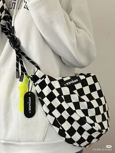 Vetements Shoes, Pretty Bags, Fun Bags, Bag Straps, Urban Fashion, Diy Clothes, Fashion Bags, Bags Designer