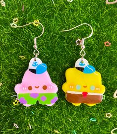 ♡ Add a kawaii touch to your jewelry collection with these charming SpongeBob and Patrick earrings. Handcrafted with high-quality polymer clay and painted in bright, vibrant colors, these lightweight earrings are comfortable to wear and come with a secure post-back. They are also nickel-free, making them safe for all skin types. Order now and bring a little bit of Bikini Bottom to your ears! ♡ *Refund Policy* We offer refunds or exchanges for mistaken, missing, defective, or damaged items. No re Playful Hand Painted Resin Jewelry, Cute Multicolor Polymer Clay Jewelry, Playful Plastic Jewelry For Gifts, Playful Plastic Jewelry Gift, Playful Hand Painted Dangle Jewelry, Playful Plastic Jewelry As Gift, Whimsical Multicolor Earrings For Gift, Playful Pink Plastic Earrings, Fun Jewelry With Cute Design For Gifts