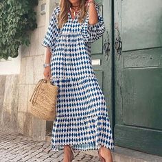 Women's Summer Tiered Maxi Dress With Sleeves Bohemian Floral V Neck Puff Beach Sundress Ruffle Long Dress 3/4 Sleeves From A Pet Free And Smoke Free Home Bohemian Dresses Long, Flare Sleeve Dress, Womens Fall Dress, Tiered Midi Dress, Maxi Robes, Linen Material, Chiffon Maxi, Boho Maxi, Boho Stil