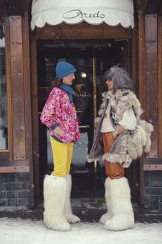 Slim Aaron, Slim Aarons Photography, Slim Aarons Photos, Slim Aarons Prints, Apres Ski Outfit, Apres Ski Outfits, Cortina D'ampezzo, Apres Ski Party, Retro Ski