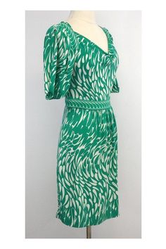 Size Small Green & White Print Dress Body 94% Polyester 6% Spandex Slips on Cowl neck Rushing on back of waist Flared skirt Underarm to underarm 31" Waist 26" Roomy hip area Total length 34.5" White Print Dress, Buy Shoes Online, Body Dress, Flared Skirt, Flare Skirt, Cowl Neck, One Shoulder Dress, Print Dress, Clothing And Shoes