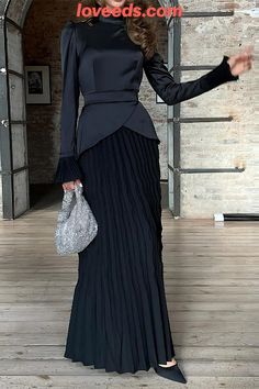 Solid color fashionable stitching design round neck pleated long skirt Long Fall Dresses, Cydwoq Shoes, Pleated Neckline, Pleated Long Skirt, Silk Dress Long, Pleated Sleeves, Elegant Pattern, فستان سهرة, Style Noir