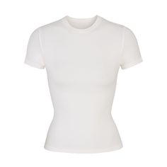 The perfect crewneck tee, this breathable, everyday classic is made with cool, comfortable stretch-cotton and finished with sporty stitching. | SKIMS T-Shirt | White | Cotton Jersey Armani Clothes, Jersey Tshirt, Mode Zara, 가을 패션, Girls Fashion, Dream Clothes, Jersey T Shirt, Fashion Clothes, White T