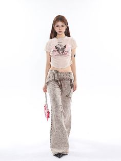 SIZE Length waistline Hip Thigh S 103 70 98 51 M 104 72 102 52 L 105 74 106 53 Size: S M LWaist shape: Natural waistColor classification: Picture colorYear Season: Summer 2023Thickness: RegularTrouser length: Long pants Harajuku 90s, Pleated Jeans, Spring Outfits For School, Oversized Pants, 2000s Clothes, Belt Design, Wide Belt, Runway Models, Dress Suits