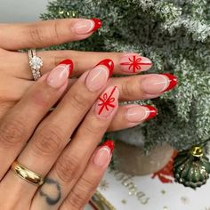 Christmas Nails French Tip, Christmas Nails French, Nails French Tip, Red Christmas Nails, Christmas Nails Easy, Cute Christmas Nails, Christmas Gel Nails, Christmas Nails Acrylic, Nails French