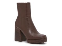 Elevate your wardrobe in time for boots season with the Amalie bootie from Madden Girl. This pair sports a funky platform and block heel that take your style higher. Shoes Dressing, Madden Girl Boots, Trending Handbags, Trending Sneakers, Boots Fall, Madden Girl, Shoe Style, Brown Boots