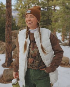 Granola Girl Aesthetic Winter, Camping Outfits For Women Winter, Cold Weather Camping Outfits, Granola Outfits Winter, Granola Style Outfits, Courtney Steeves, Granola Girl Aesthetic Outfits, Granola Outfits, Granola Style