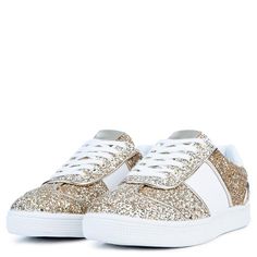 Pump it up with glitters. Sneakers can make your look cuter when you style them with something fun. #sneaker #goldsequin #sneakerlove