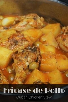 chicken and pineapple stew in a pan with the words frise de pols written below