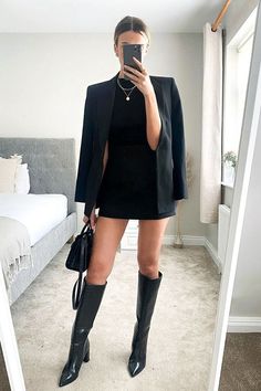 Black Dress And Boots, Black Knee High Boots Outfit, Leather Boots Outfit, Knee Boots Outfit, Black Boots Outfit, High Boots Outfit, Black High Boots, Chique Outfits, Black Knee High Boots