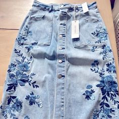 Brand New Anthropologie Driftwood Skirt In Size 29. 29 Inches Long. Frayed Bottom. Embroidered Jean Skirt, Skirt Embroidery Ideas, Denim Skirt Embroidery, Denim Skirt Pattern, Embroidered Denim Skirt, Skirt Embroidery, Skirt With Embroidery, Long Jean Skirt, Jean Skirts