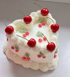 Heart Shaped Sweets, Cherry On Top Theme, Heart Shaped Cake Ideas, Heart Cake With Cherries, Cherry Heart Cake, Small Heart Cake, Cake Ideas Simple, Cherry Cakes, Cherry Food