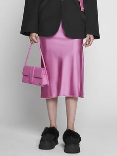 Jacquemus Notte midi skirt in pink stretch viscose satin featuring a fitted style flared at the bottom, adjustable waist strap with gold-tone metal logo buckle, side zip fastening, side split and scalloped contrasting piping at the hem. Composition: 96% viscose 4% elastane Jacquemus Bag, Satin Midi Skirt, Fitted Style, Waist Strap, Metal Logo, Side Split, Yoga Wear, Metallic Logo, Skirt Suit