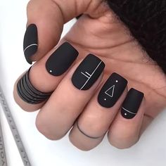 24 Pieces Geometric Nail Art, Matte Black Nails, Solid Color Nails, Squoval Nails, Minimalist Nail Art, Nagel Tips, Matte Nails Design