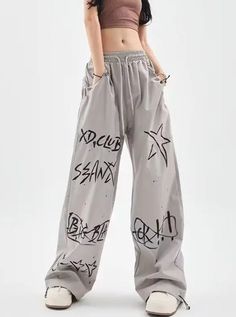 𝔇𝔢𝔱𝔞𝔦𝔩𝔰: Style: Streetwear, Casual Materials: Cotton Quantity: 1 pc Stylish and comfortable. With vibrant graffiti designs, they add an urban feel to your everyday outfits These sweatpants are a must-have for streetwear enthusiasts. Get ready to elevate your style with these casual, trendy bottoms! Enjoy free shipping with a purchase of over 80$ SIZE LENGTH WAIST HIPS 40 in 26 in 46 inM 41 in 28 in 47 inL 42 in 30 in 50 inItem measured by hands may have 1-2 in differences.SIZE LENGTH WAIS Grunge Streetwear Bottoms With Graffiti Print, Grunge Graffiti Print Bottoms For Streetwear, Y2k Letter Print Pants For Streetwear, Y2k Streetwear Pants With Letter Print, Grunge Cotton Bottoms With Graffiti Print, Baggy Streetwear Pants With Graphic Print, Baggy Graphic Print Pants For Streetwear, Wide Leg Pants With Graphic Print For Streetwear, Trendy Letter Print Pants For Streetwear