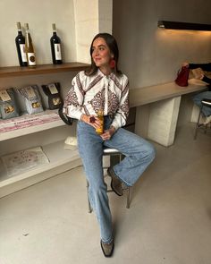 Ale Segura (@alexsegurasanz) • Fotos y vídeos de Instagram Parisian Boho, Color Outfits, Mixing Colors, Cosy Jumper, Favorite Hobby, Wide Jeans, Farm Girl, Fitted Blazer, Estilo Boho