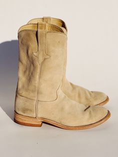 PREORDER - These are expected to ship by Mid December. All Ranch Boot orders are for exchange or store credit ONLY. Exchanges will be fulfilled once the item is received and the new size is available. A roper style cowboy boot made with tan 100% Calf skin rough out suede. Natural welt, 9" shaft, 1 1/4" heel with a rubber cap, roper heel and roper toe, D width. These puppies are super comfortable. The natural color goes with everything and reminds me of my grandfathers work gloves he used to use Mens Roper Boots, Tecovas Boots Mens, Tan Boots Outfit, Ranch Fashion, Square Toed Boots, Cowboy Boots Men, Ranch Boots, Dresses With Cowboy Boots, Mini Boots