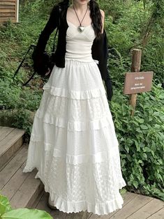 Soft Romantic Kibbe Outfits, School Award Ceremony Outfit, Modest Pretty Outfits, White Clothes Aesthetic, Cute Long Skirt Outfits, White Skirt Outfit Aesthetic, Long White Skirt Outfit Ideas, Outfit With Long Skirt, Outfits With Long Skirts