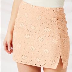 Size Small Cute Fitted Skort For Spring, Chic Orange Spring Skirt, Chic Orange Skirt For Spring, Spring Orange Skirt For A Day Out, Orange Skirt For Spring Day Out, Fitted Orange Mini Skirt For Spring, Chic Peach Skirt For Spring, Peach Short Bottoms For Spring, Summer Peach Skirt