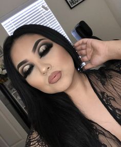 Glammed Makeup Looks, Black Eyeshadow Looks For Homecoming, Quince Black Makeup, Quince Makeup Black, Buchona Makeup Looks, Black Makeup Looks Eyeshadows, Black Eyeshadow Makeup Looks, Black Smoky Glitter Eye Makeup, Smoky Eyeshadow Black