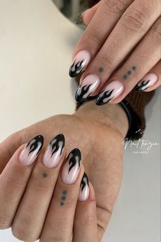 Fire Design Nails Acrylic, Flame Tip Nails Almond, Black Flame Almond Nails, Black Nails White Flames, Round Flame Nails, Nails With Fire Flames, Red Flame Nails Almond, Black And White Flame Nail Designs, Short Nails With Flames