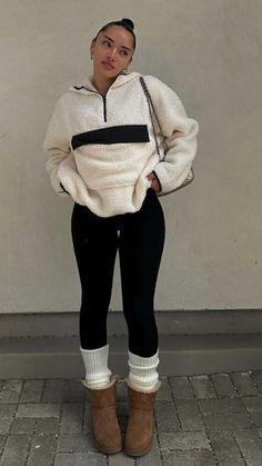 Sneaky Link Outfits Winter, Cold But Cute Outfits, 20 Year Old Outfits Casual, Fall Outfits Bodysuit, Fall Outfits Buchifresa, Legging Fall Outfits, Simple Winter Fits, Fall/winter Outfits, Let Warmer Outfits