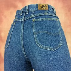 "Size 28 Vintage LEE Jeans W28 L31, Ultra High Waisted 90s Stone Wash Denim Hourglass Tapered leg Jeans Boyfriends Jeans Mom Jeans Made In USA Brand: LEE Size On Tag marked 12 MED but fits more like 28\" waist, 14.5\" rise, 43.5\" hips, 31.5\" inseam,! Fits a size 28, but check your measurements and compares the measurement with your garment. Recommended modern size: 28\"(28X31.5) Material : Cotton 100% Made In USA Fit to: W28 Measurements:- All measurements are taken with the garment laying fla Levis 501 Women, Womens Distressed Jeans, Levis Vintage, Jean Vintage, Tapered Leg Jeans, Vintage Levis Jeans, Jeans Mom, Tall Jeans, Lee Jeans