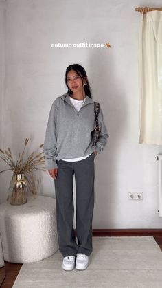 Business Pants Casual Outfit, Work Outfits Women Sweater, Casual Outfit With Dress Pants, Comfort Chic Outfit, Cool Office Outfits Women Casual, Casual And Classy Outfits, Cute Fall Office Outfits, Work Outfits Women Grey Pants, Button Up Winter Outfit