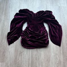 Burgundy Velvet Mini Dress Dramatic Sleeve Never Worn Red Fitted Velvet Dress For Fall, Burgundy Fitted Dress For Date Night, Purple Velvet Fitted Dress, Chic Red Fitted Velvet Dress, Purple Velvet Dress For Party, Fitted Purple Velvet Dress, Chic Fitted Red Velvet Dress, Purple Velvet Party Dress, Burgundy Dresses For Fall Dinner