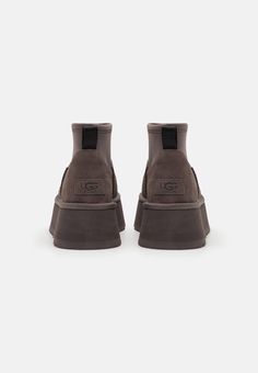 UGG CLASSIC MINI DIPPER - Boots à talons - thundercloud Thundercloud Gray, Ugg Classic Mini, Ugg Classic, Platform Ankle Boots, Ankle Boot, Ankle Boots, Boots