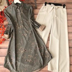 Fashion Sense Ideas, Western Top, Stylish Kurtis Design, Flowers Easy, Dresses Design, Frock Fashion, Beautiful Casual Dresses, Long Kurti Designs, Beautiful Pakistani Dresses