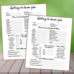 two printable wedding game cards with the words getting to know you written on them