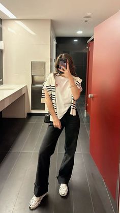 Design College Outfits, Classy University Outfits Summer, Casual University Outfit Summer, First Day Of University Outfit Summer, Student Style Outfits, University Fits Aesthetic, Uni Inspo Outfit, Casual Outfits University, Cute Outfits For University