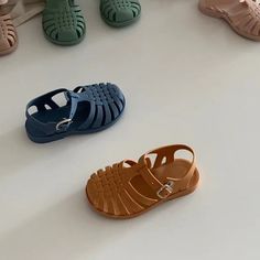 Get ready for summer adventures with our Kids Jelly Sandals! 🌞 These unisex gladiator-style sandals are perfect for children aged 1-12 years. Crafted with breathable Eva upper material and a comfortable flat heel, these sandals provide all-day comfort for little feet. The buckle closure ensures a secure fit, while the cut-outs add a stylish touch. Let your kids explore in style with these trendy and durable jelly sandals! 🌈👟 Specifications: Outsole Material: Rubber Age Range: 1-12 years Season: Summer Sandal Type: Gladiator Gender: Unisex Feature: Breathable Leather Style: Nubuck Leather Heel Shape: Flat Heels Closure Type: Buckle Upper Material: Eva Fit: Fits true to size, take your normal size Lining Material: PVC Decorations: Cut-Outs Department Name: Children Heel Type: Flat Spring Non-slip Jelly Sandals For Outdoors, Adjustable Casual Sandals For Summer Adventures, Casual Adjustable Sandals For Summer Adventures, Summer Non-slip Jelly Sandals For Vacation, Non-slip Summer Jelly Sandals For Vacation, Summer Jelly Sandals For Vacation With Non-slip Design, Non-slip Slingback Sandals For Summer Vacation, Open Toe Sandals For Summer Adventures, Summer Non-slip Jelly Sandals For Outdoor