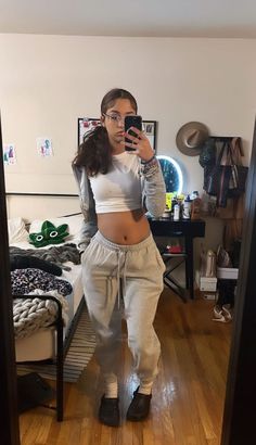 Comfy Swag Outfits, Dark Gray Leggings Outfit Baddie, Black Baddie Outfits For School, Lazy Wear Outfits, Clothing Ideas Black Women, Calm Outfits Black Women School, Bummy Outfits For School Winter, Baggy Comfy Outfits, Croc Outfits Black Women