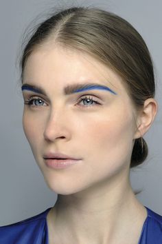 Brows Natural, Makeup Runway, Fairy Beauty, Eyebrow Trends, Smink Inspiration, Runway Makeup, Makeup Class, Makijaż Smokey Eye, Natural Contour