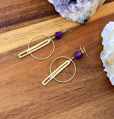 Amethyst Earrings Gold, Amethyst Stones, Hammered Brass, Earrings Unique, Bright Gold, Amethyst Earrings, Amethyst Stone, Stone Earrings, Minimalist Jewelry