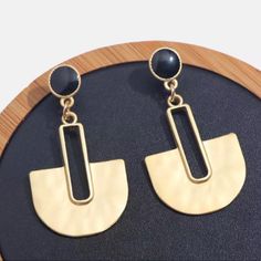 Bohemian Gold Color Drop Earrings Black Metal Clip-on Earrings, Bohemian Black Brass Earrings, Black Bohemian Brass Earrings, Bohemian Black Metal Hoop Earrings, Chic Black Metal Earrings, Gold Design, Gold Black, Gold Color, Size 2