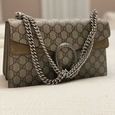 Brand New Shoulder Bag. Was A Present ,Never Really Used It .Have A Box And A Dust Bag For It As Well! Gucci Bag Dionysus, A Present, Gucci Bags, Small Shoulder Bag, A Box, Dust Bag, Bag Lady, Gucci, Shoulder Bag